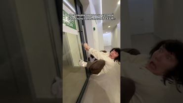 Я с дверьми где написано «НА СЕБЯ» #shorts