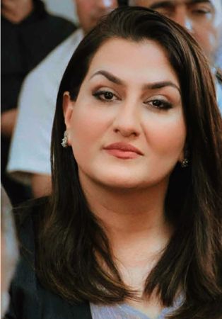 كچەکەت  بەردەوامە لەسەر رێبازەکەت ئارام بنو ئەی تێکۆشەر و خەبات کاری ...