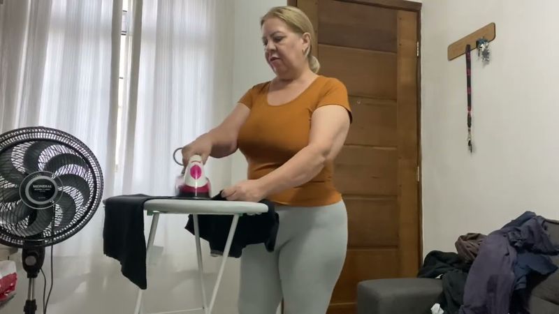 PASSANDO ROUPAS QUE ACABEI DE TIRAR DO VARAL