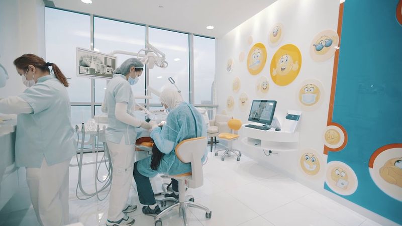 تصوير عيادة دازل لطب الأسنان - DAZZLE