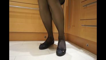 Мои ножки в черных колготках такие милые!