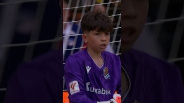 INCREDIBLE Saves in #LALIGAFCFUTURES! 🔥❌