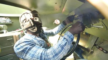 Русский Нигга стал частью экипажа машины боевой