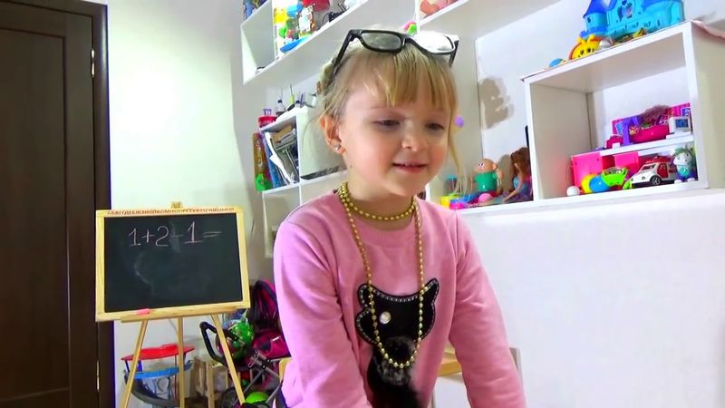 Маргарита в ШКОЛЕ в роли училки Кто любит школу?