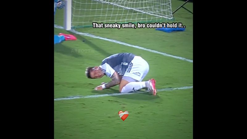 Bro couldn’t hold it😆 #futbol #football #futeball