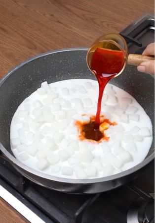 بفرستش برای “ چایخورا” 😉 ✅ مواد لازم قند ۲ لیوان شیر ۱ لیوان زعفران ۳...