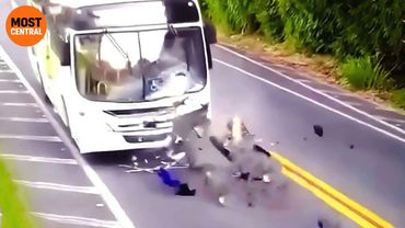 Devastating Car Crash Moments – When Seconds Change Everything