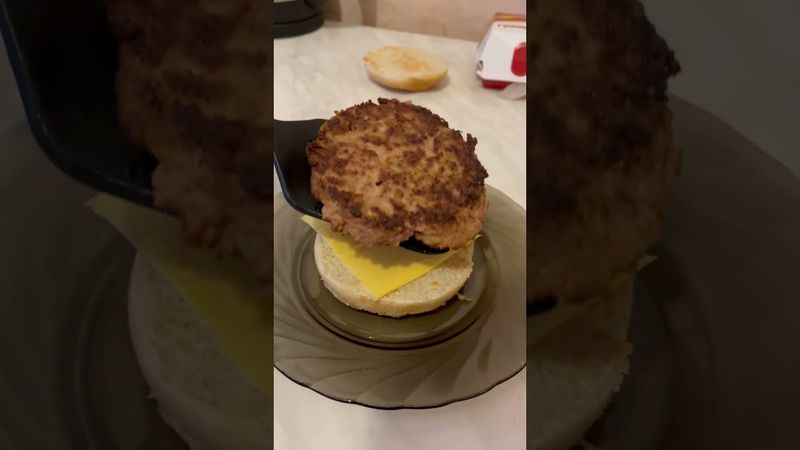 ГОТОВЛЮ БУРГЕР из  ВКУСНО И ТОЧКА