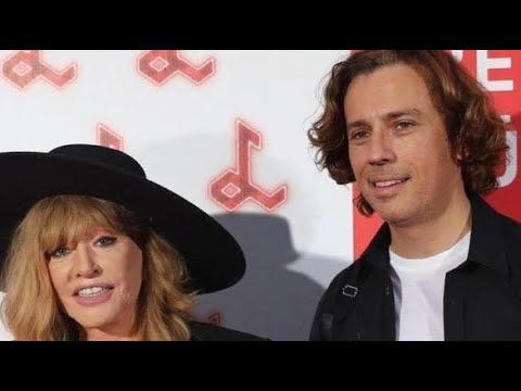 Пугачева и Галкин* возвращаются в Россию источники сообщают в Кремле их простили