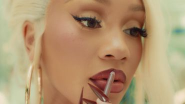 Saweetie - boffum (Official Music Video)
