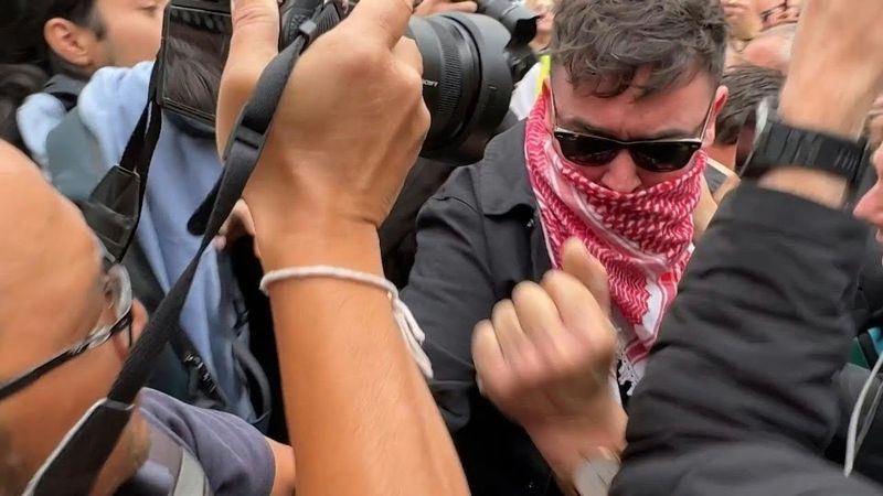 Kneecap's Liam O'Hanna arrives at London court on terror charge (2) | AFP