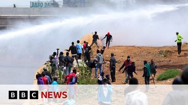 Kenya police fire on advancing crowd of protesters in Nairobi | BBC News