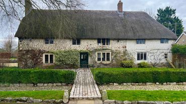A Peaceful Early Morning Walk Near Ancient History: Discovering Avebury Trusloe