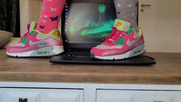 Laptop trampling with AirMax