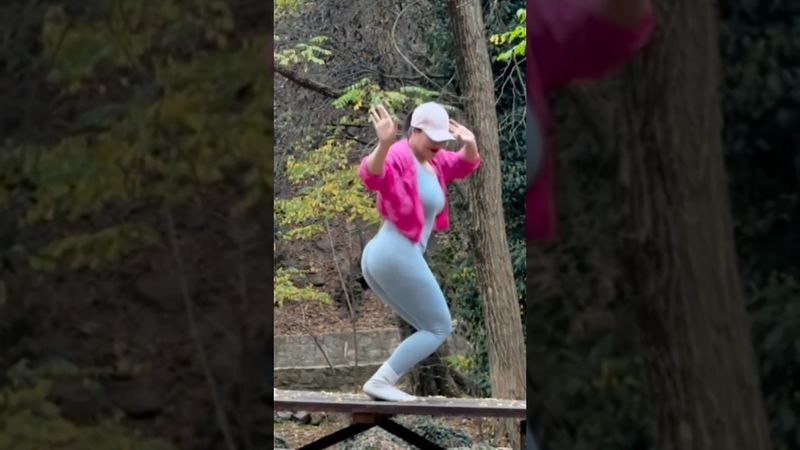 یه کلیپ طنز کاری گذاشتم که خنده رو لباتون بیارم 😍#میکروسمنت #طنز #چالش  #دکوراسیون