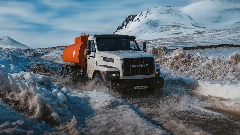 Грузовики По Суровому Бездорожью, Снятые На Камеру. Зимник и Бездорожье Севера. Невероятные моменты