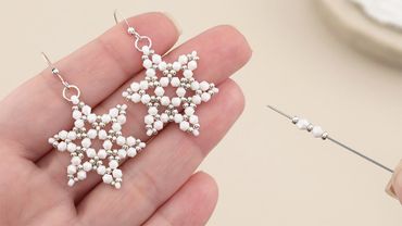Beaded Snowflake Earrings Tutorial ❄️ DIY Snowflakes Ornaments ❄️ Crystal Seed Bead Christmas Crafts