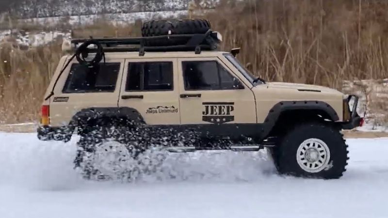 Axial SCX10 III Jeep Cherokee XJ Off-road Driving 4X4 RC Car No.14