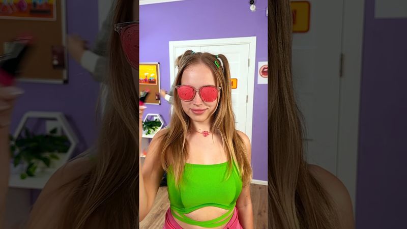 Craziest Way To Sneak Makeup Into Class! 💄