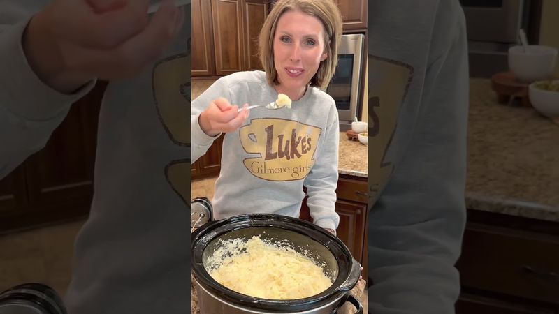 RECEITA de Purê de Batatas na Panela Elétrica no dinnerin321.com #batata #ação de graças #receita...