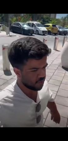 חיים מהאח הגדול הולך לתת מכות לאבירים בקניון ונפצע בדרך!!! #אסיףהאיכו...