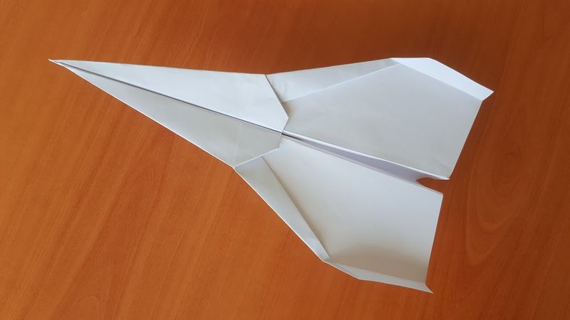 KAĞITTAN UÇAK YAPIMI / PAPER PLANE