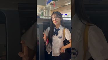 多慧竟然在跟小朋友比誰能蹲比較多下 🤣#이다혜 #李多慧 #fancam #cheerleader #cheerleading #cpbl #味全龍 #美女 #sony