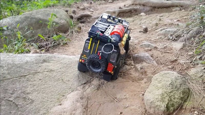 RC4WD D90 Land Rover Defender Man-duk Rock Crawling