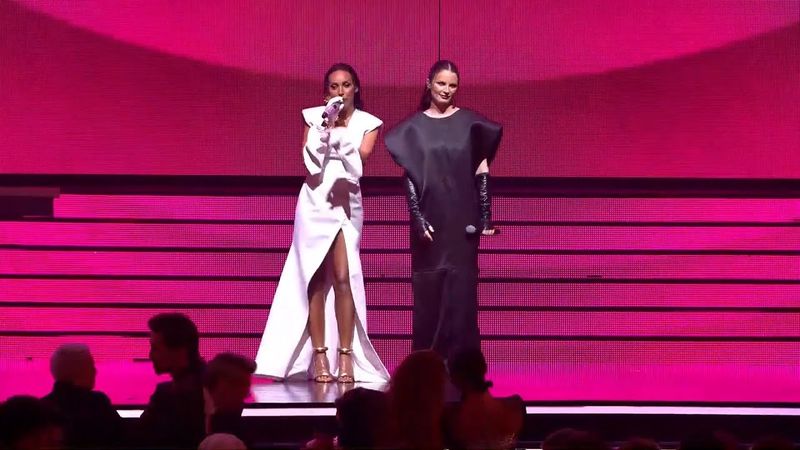 Алсу - Зимний сон / Иногда / Я учусь не бояться /  Табу (feat. Ева Власова) / Премия RU.TV 2025