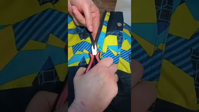 Сделай САМ .Ремонт молнии на комбинезоне.