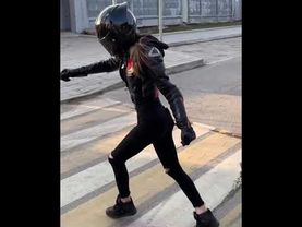 играю на нервах. а вы? #мотоТаня девушка на красном мотоцикле