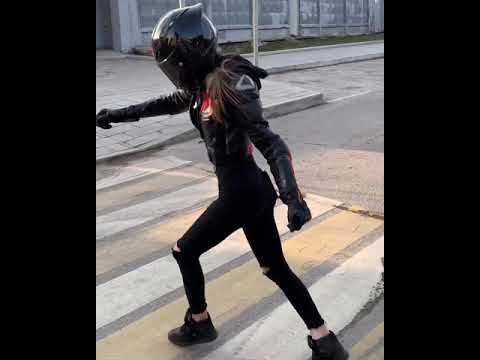 играю на нервах. а вы? #мотоТаня девушка на красном мотоцикле