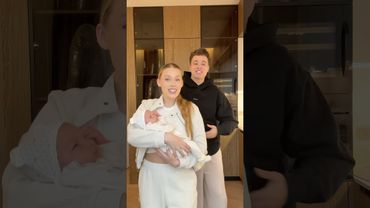 Подарочек на Новый год 🩷🎄 #герберы #машаироберт