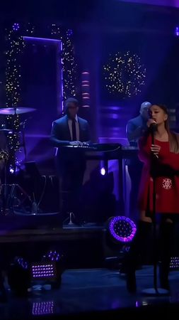 @arianagrande ❤️ "Merry Christmas" "Imagine" (Performance Live At The...
