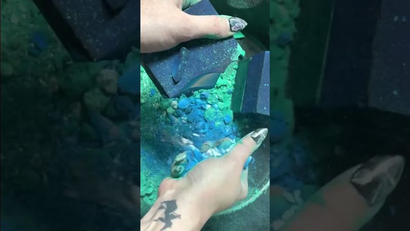 Dusty Crispy Fresh Blue & Green Dyed Chalk 💙💚