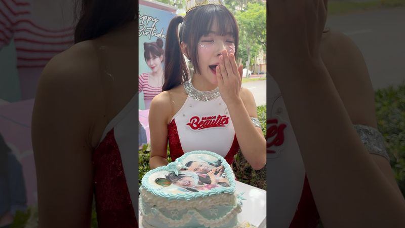 這蛋糕照片的燃燒速度怎麼跟預期的不太一樣啊 多慧等到都打哈欠了🤣@lee_dahye