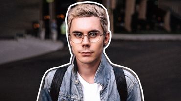 УМНЫЙ ЧЕЛОВЕК В ОЧКАХ СКАЧАТЬ ОБОИ – ОТКУДА МЕМ?