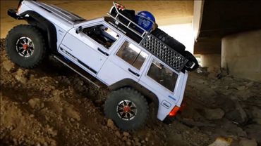 TFL T10 Full Metal Jeep Cherokee Off-Road Adventure