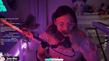 Максимально женственный стрим. Каверы