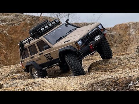 Axial SCX10 III Jeep Cherokee XJ Off-road Driving 4X4 RC Car No.17