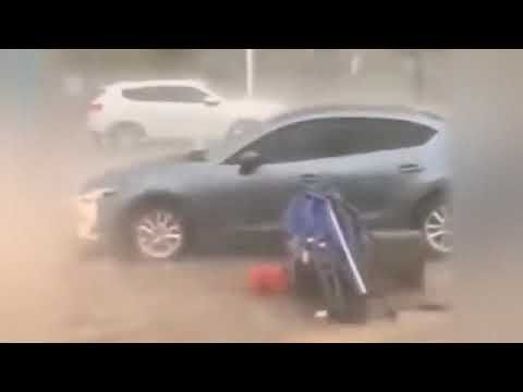 Kecepatan angin 240 km/jam porak-porandakan China