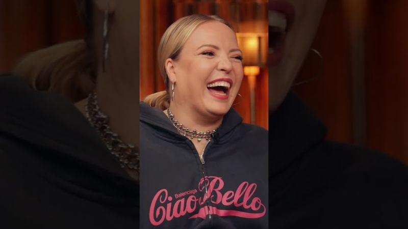 Оказывается, Ира Мягкова — учитель французского языка. #shorts short