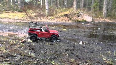 Bishop's RC Crusade - Land Rover Defender D90 - Crawling #3 Slowmo