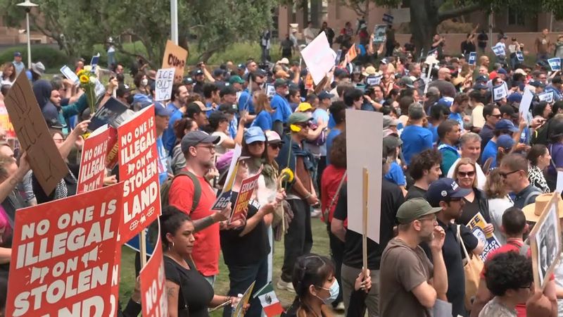Protesters start gathering in Los Angeles following weekend of clashes | AFP