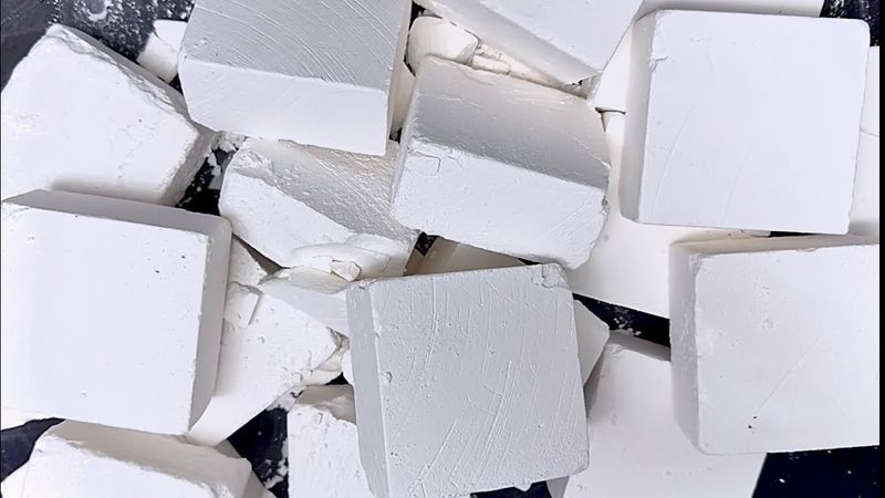 FRESH GYMCHALK / Water crush / mixing / satisfying by @ColourChalk