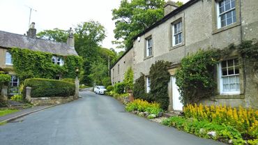 Clapham Village Walk, English Countryside 4K