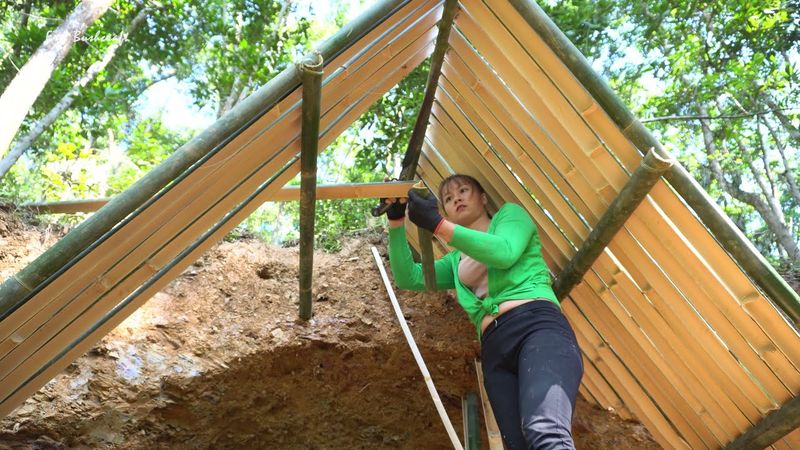 3 Days Bushcraft Shelter Camping, Make Bamboo Roof, Survival Skills | Free Bushcraft #47