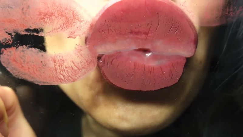 Coloring Glass with lipstick play!