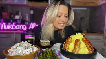 МУКБАНГ 🫶КУПАТЫ НА ГРИЛЕ🥩САЛАТ С ПОМИДОРАМИ 🍅И ОГУРЦАМИ🥒СПАРЖА