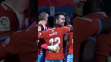 The goalkeeper’s CRAZY GOAL! 😱